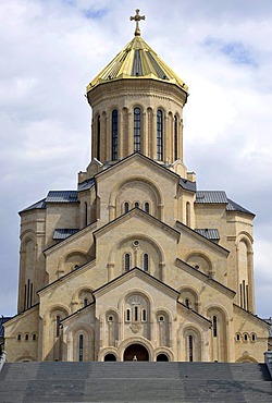 Sameba Cathedral or Trinity Cathedral, Avlabari district, Tbilisi, Georgia, Western Asia