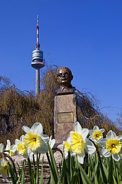 Bust of Salvatore Allende, president of Chile from 1970 to 1973, Donauturm, Danube Tower at the back, Vienna, Austria, Europe