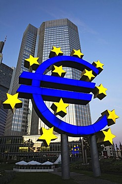 Euro symbol in front of Eurotower, Frankfurt, Hesse, Germany, europe