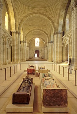 Tomb of Isabel of Angouleme and Richard the Lionheart, abbey church, Abbaye Royale de Fontevraud, Anjou, Maine-et-Loire, Pays de la Loire, France, Europe