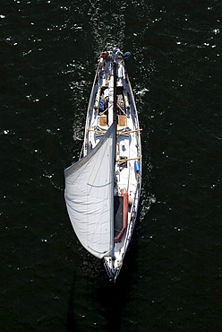 Sailing boat, bird's eye view