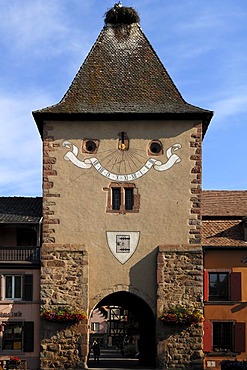 Old Untertor, la Porte Basse, Porte de France with stork's nest, 14th century, Place Republique, Turckheim, Alsace, France, Europe