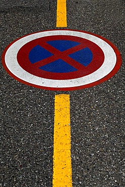 No parking sign with a yellow border line on a road, Ingersheim, Alsace, France, Europe