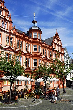 Haus zum Roemischen Kaiser building, Gutenberg Museum at the Liebfrauenplatz square, old town, Mainz, Rhineland-Palatinate, Germany, Europe