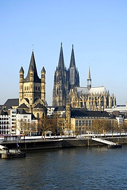 Frankenwerft in winter, in the back the church Gross St. Martin and the Cologne Cathedral, old town on the Rhine river, Cologne, Rhineland, North Rhine-Westphalia, Germany, Europe