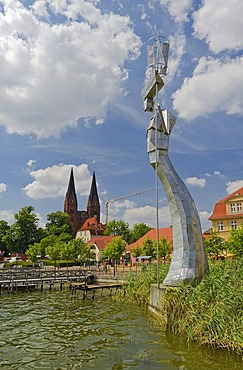 Parzival statue, a sculpture made of stainless steel created by Matthias Zagon Hohl-Stein, located on the Neuruppin Bollwerk rampart, Neuruppin, Brandenburg, Germany, Europe