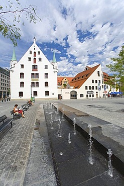 St.-Jakobs-Platz Fountain, 2007, by Regina Poly on St.-Jakobs-Platz square in the historic district of Altstadt-Lehel, Munich, Bavaria, Germany, Europe