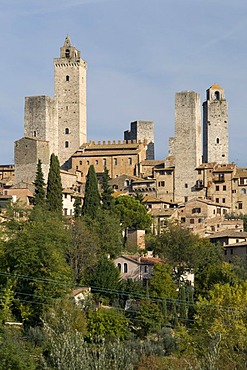 City view with residential towers and dynasty towers of San Gimignano, UNESCO World Heritage Site, Tuscany, Italy, Europe