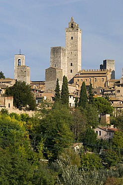 City view with residential towers and dynasty towers of San Gimignano, UNESCO World Heritage Site, Tuscany, Italy, Europe