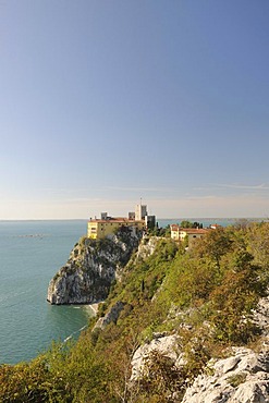 Duino Castle with cliffs of Sistiana from the Rilke Path, Italy, Europe