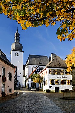 Schlossstrasse, castle road and old market square with a belfry, Georgsturm, St. George"s Tower, Arnsberg, North Rhine-Westphalia, Germany, Europe