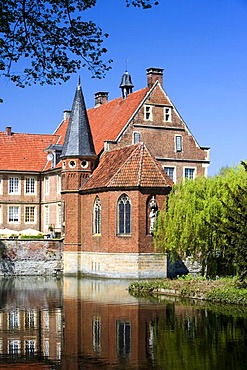 Huelshoff Castle, Havixbeck, Muensterland, North Rhine-Westphalia, Germany, Europe