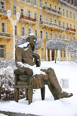 Goethe memorial in front of the Goethe Museum, wintery, Marianske Lazne, Czech Republic, Europe