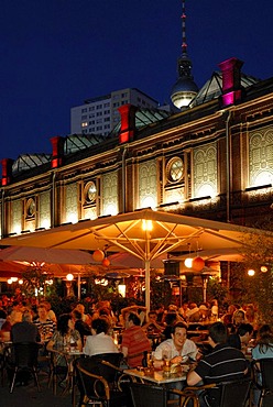 Guests at a restaurant, Hackescher Markt square, Mitte district, Berlin, Germany, Europe