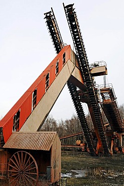 Giant coal excavator, disused coal mine, Zollverein Coal Mine Industrial Complex, Essen-Stoppenberg, Ruhr area, North Rhine-Westphalia, Germany, Europe