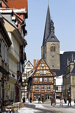 View of Marktkirche Church, town hall, winter, historic centre of Quedlinburg, Harz, Saxony-Anhalt, Germany, Europe