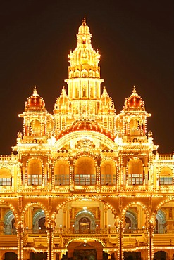 Detail of Maharaja's Palace, Mysore Palace, Amba Vilas, illumination on a Sunday with light bulbs, Mysore, Karnataka, South India, India, South Asia, Asia