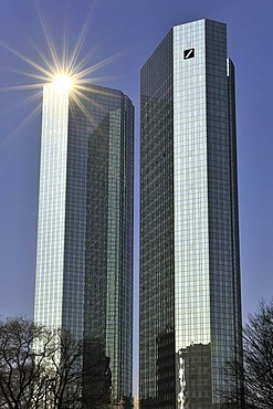 The sun reflected in the 155-meter-high Twin Tower skyscraper of the Deutsche Bank, Frankfurt am Main, Hesse, Germany, Europe