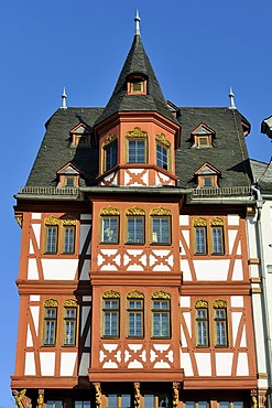 Reconstructed half-timbered house in the Eastern row of the Roemerberg square or Samstagsberg square, Frankfurt am Main, Hesse, Germany, Europe