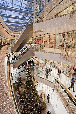 Stilwerk shopping centre in Koenigsbau, Christmas decorations, Christmas tree, people, shops, Stuttgart, Baden-Wuerttemberg, Germany, Europe