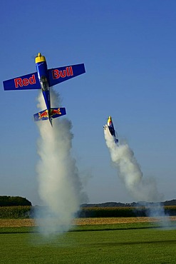 Aerobatics with model airplanes