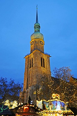 Reinoldikirche, Church of St. Reinoldus, Christmas market, Dortmund, North Rhine-Westphalia, Germany, Europe