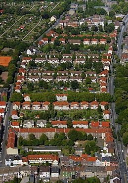 Aerial view, colliery village, Huehnerleitersiedlung settlement Emscherstrasse Karlstrasse, Wanne-Eickel, Ruhrgebiet region, North Rhine-Westphalia, Germany, Europe