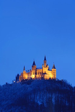 Burg Hohenzollern castle, Hechingen, Swabian Alb, Zollern-Albkreis district, Baden-Wuerttemberg, Germany, Europe