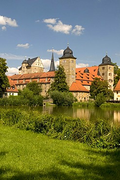 Pond in front of Thurnau Castle, Franconian Switzerland, Franconia, Bavaria, Germany, Europe