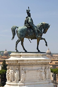 Equestrian statue, Monumento Nazionale a Vittorio Emanuele II, National Monument to Victor Emmanuel II, Rome, Italy, Europe