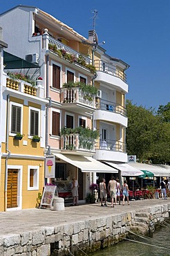 Restaurant on the beach promenade, Selce, Kvarner Gulf, Croatia, Europe