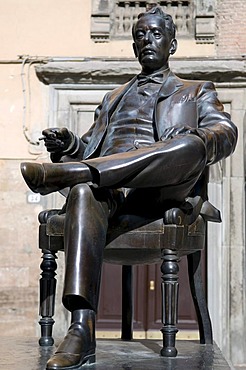 Statue of Giacomo Puccini, Lucca, Tuscany, Italy, Europe