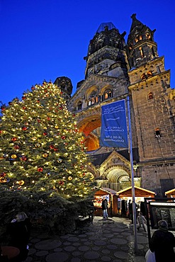 Christmas market in front of the Kaiser-Wilhelm-Gedaechtniskirche Memorial Church, Breitscheidplatz square, Berlin, Germany, Europe