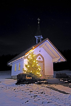 Small chapel in the Bavarian Forest at Christmas time, Bavaria, Germany, Europe