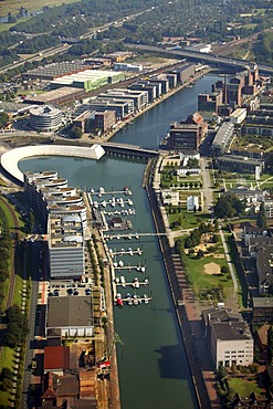 Innenhafen Duisburg inner harbor, new use of old docks, Five-Boats-Building, marina, offices, businesses, leisure, gastronomy, sports, Duisburg, North Rhine-Westphalia, Germany, Europe