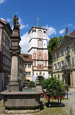 Pedestrian zone with Ravensburger Tor gate in Wangen im Allgaeu, Upper Swabia, Allgaeu, Baden-Wuerttemberg, Germany, Europe