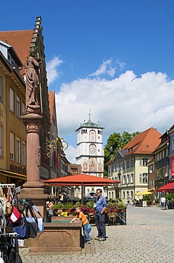 Pedestrian zone with Ravensburger Tor gate in Wangen im Allgaeu, Upper Swabia, Allgaeu, Baden-Wuerttemberg, Germany, Europe