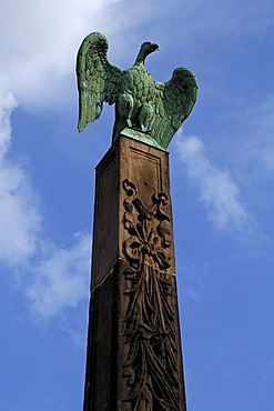 Imperial eagle on an obelisk on the Karlsbruecke bridge, 1728 in honor of Emperor Karl VI. 1740-1748, Karlsbruecke bridge, Nuremberg, Middle Franconia, Bavaria, Germany, Europe