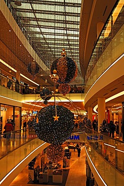 Christmas decorations in the "Arkaden", shopping center, Nuernberger Strasse 7, Erlangen, Middle Franconia, Bavaria Germany, Europe