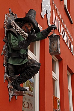 Figure on the Petermaennchen-Museum, Am Markt 10, Schwerin, Mecklenburg-Western Pomerania, Germany, Europe