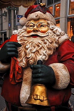 Detail of a large Santa Claus figure on a Christmas Market, market place, Halle Saale, Saxony-Anhalt, Germany, Europe