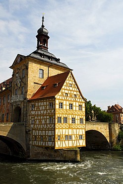 Old town hall with half-timbered house and Obere Bruecke bridge on an island in the river Regnitz, UNESCO World Heritage Site Bamberg, Upper Franconia, Bavaria, Germany, Europe