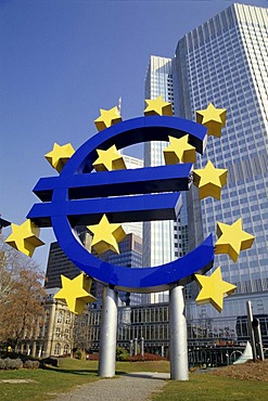 Euro currency symbol, European Central Bank in the back, ECB, Eurotower ECB, Frankfurt am Main, Hesse, Germany, europe