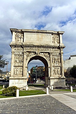 Triumphal Arch of Trajan, 114-117 a.C., Roman building, Benevento, Campania, South of Italy, Europe