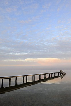 Footbridge, Starnberger See lake, morning mood, Upper Bavaria, Bavaria, Germany, Europe