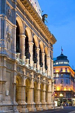 State Opera House at dusk, Ringstrasse, ring road, Vienna, Austria, Europe