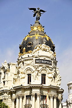 Metropolis Building, 1910, Edificio Metropolis, on the Gran Via with its monumental angel statue, Madrid, Spain, Iberian Peninsula, Europe