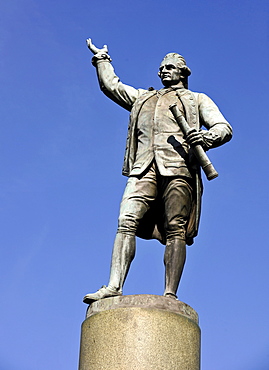 Statue of Captain James Cook, Hyde Park, Sydney, New South Wales, Australia