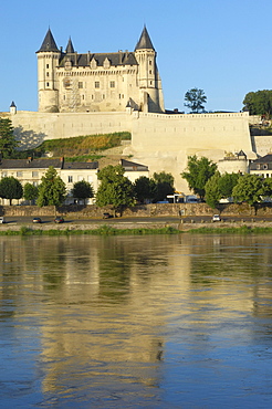 Loire river and Saumur Castle, Chateau de Saumur, Maine-et-Loire, Saumur, Loire Valley, France, Europe