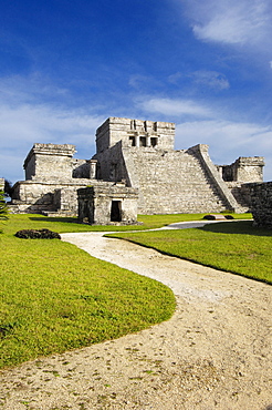 The castle, El Castillo, Mayan ruins of Tulum, 1200-1524, Tulum, Quintana Roo state, Mayan Riviera, Yucatan Peninsula, Mexico